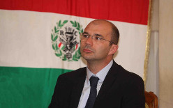 sindaco Luca Vecchi